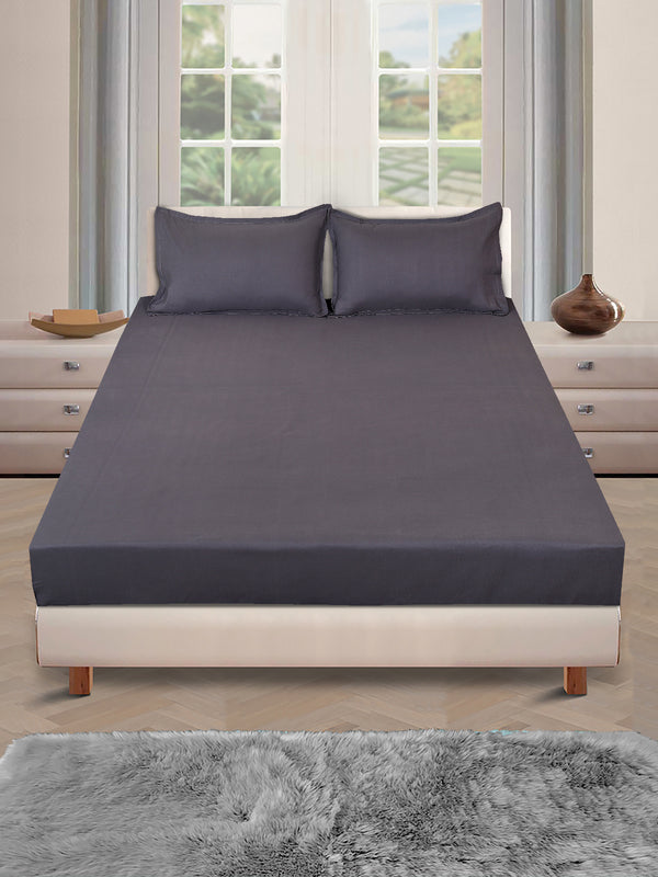 ROMEE Grey Solid 150 TC King Bedsheet with 2 Pillow Covers