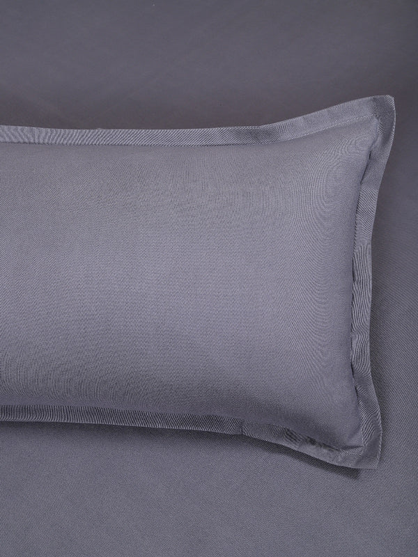 ROMEE Grey Solid 150 TC King Bedsheet with 2 Pillow Covers