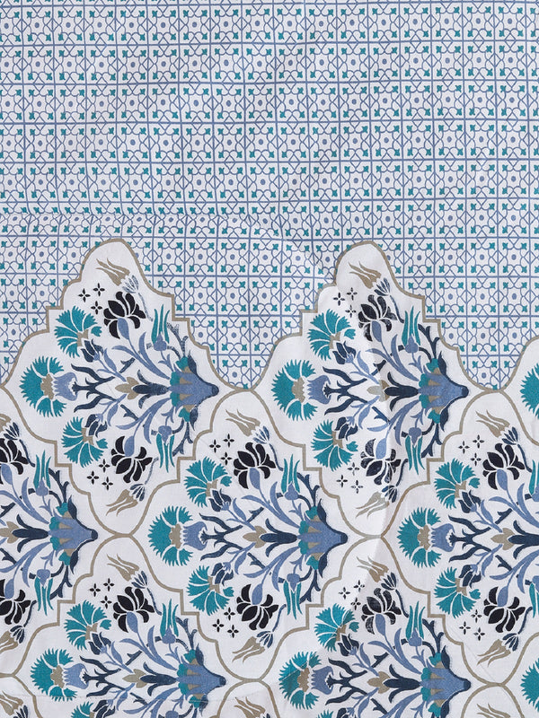 Blue & Off White Bedding Set 1 Bedsheet with 2 Pillow Covers and Quilt