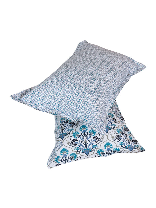 Blue & Off White Bedding Set 1 Bedsheet with 2 Pillow Covers and Quilt