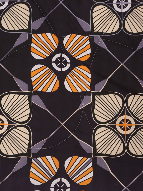 Black Bedding Set 1 Bedsheet with 2 Pillow Covers , 1 Quilt/Blanket