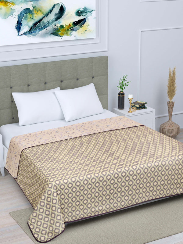 White Leaf Patterned 300 GSM Double Bed Dohar