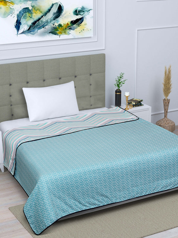 Bllue Animal Patterned 300 GSM Single Bed Dohar