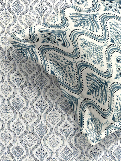 Blue & Off White Ethnic Motifs PATTERNED 300 TC QUEEN BEDSHEET WITH 2 PILLOW COVERS