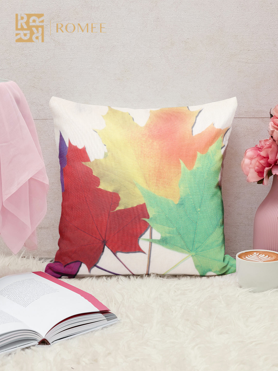 White Set of Floral Patterned Jute Square Cushion Covers