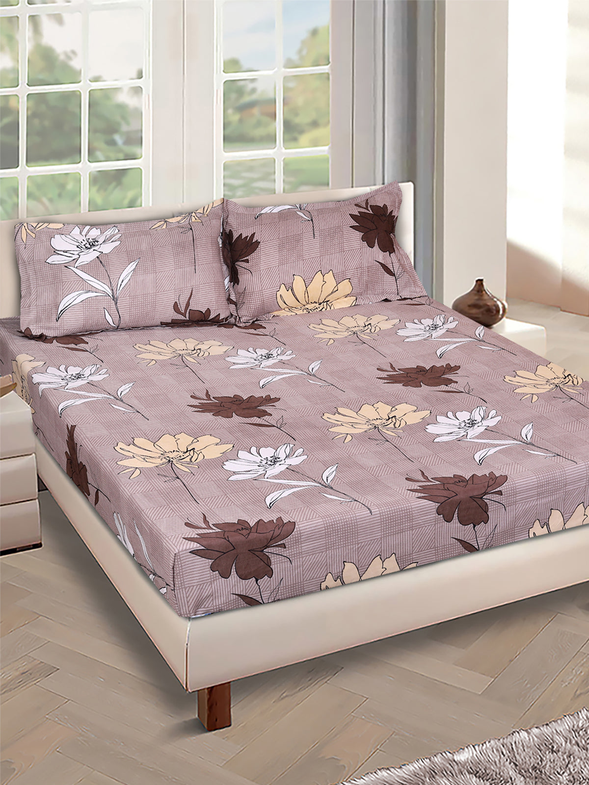 ROMEE Beige Floral 150 TC King Bedsheet with 2 Pillow Covers