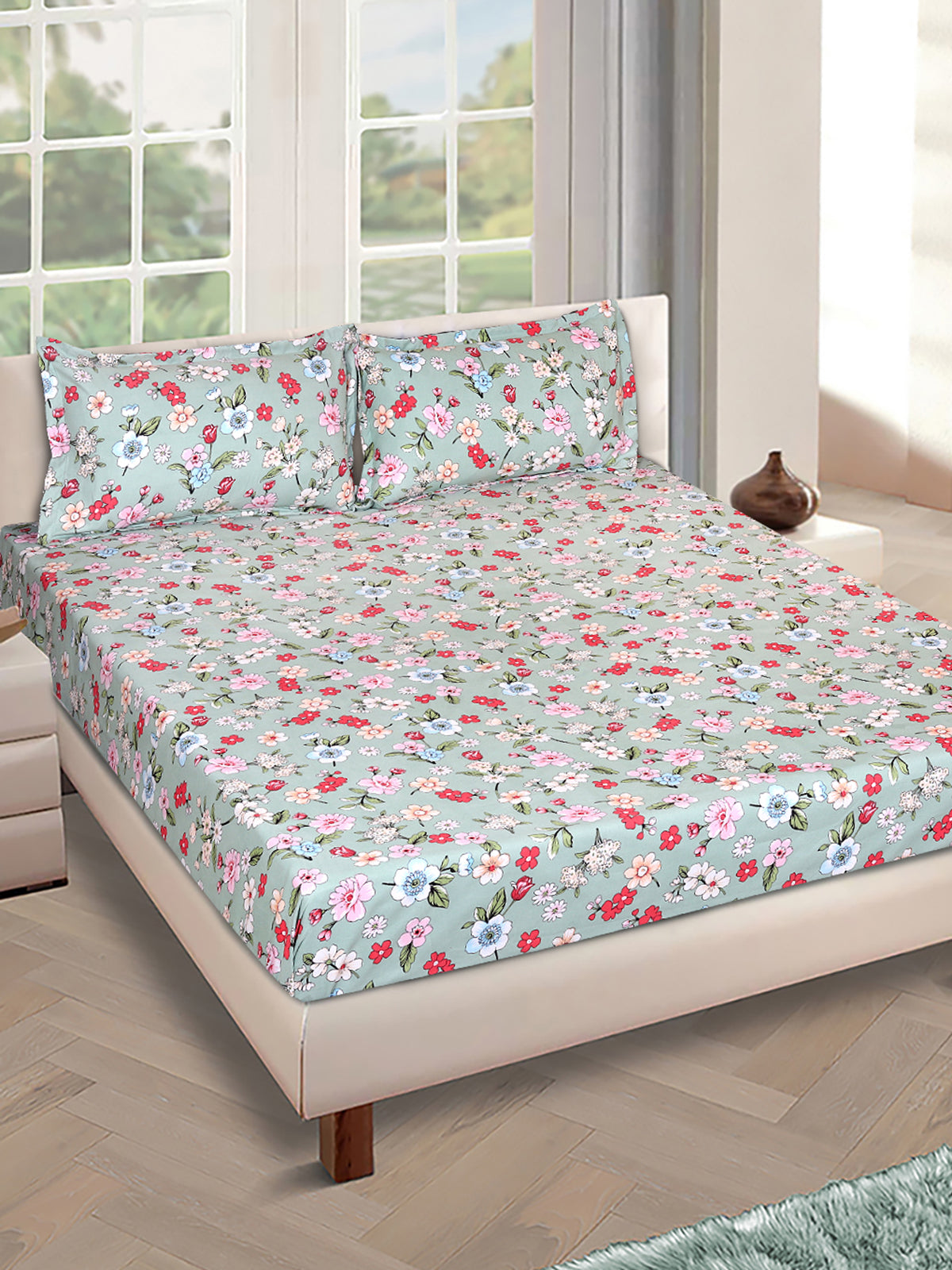 ROMEE Green Floral 186 TC King Bedsheet with 2 Pillow Covers