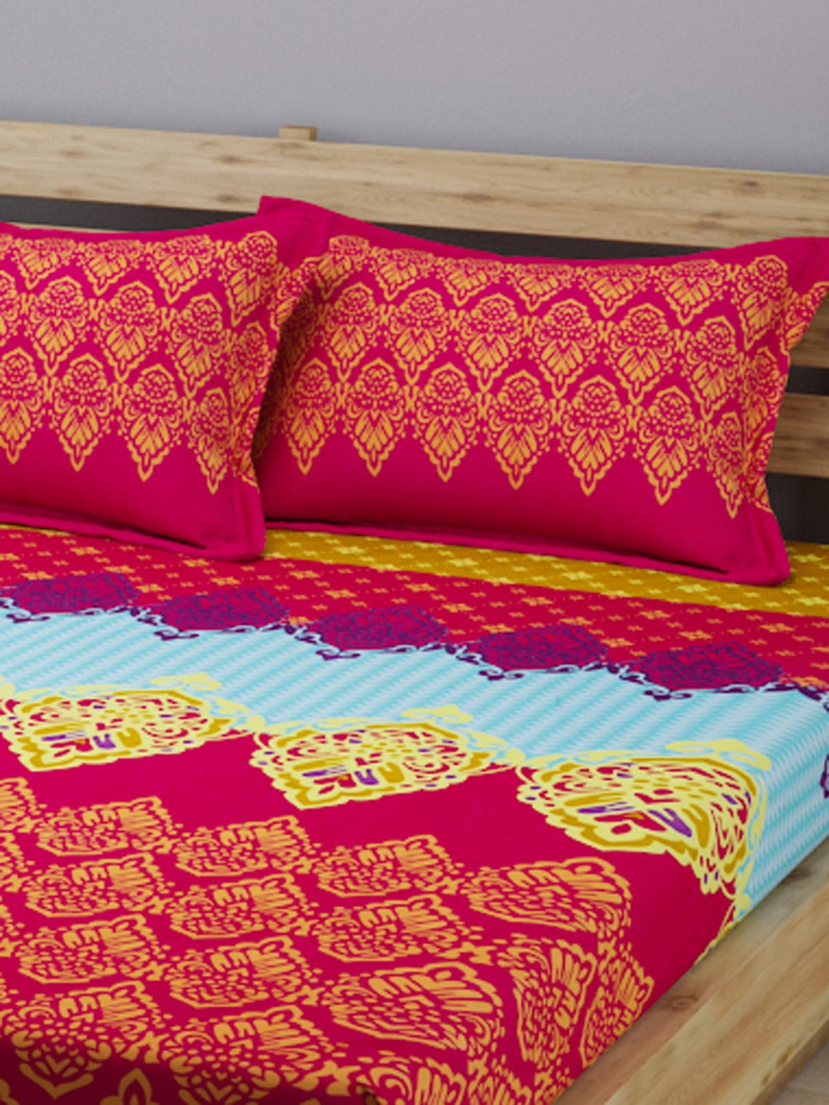 Multicolour 210 TC Bedsheet with 2 Pillow Covers