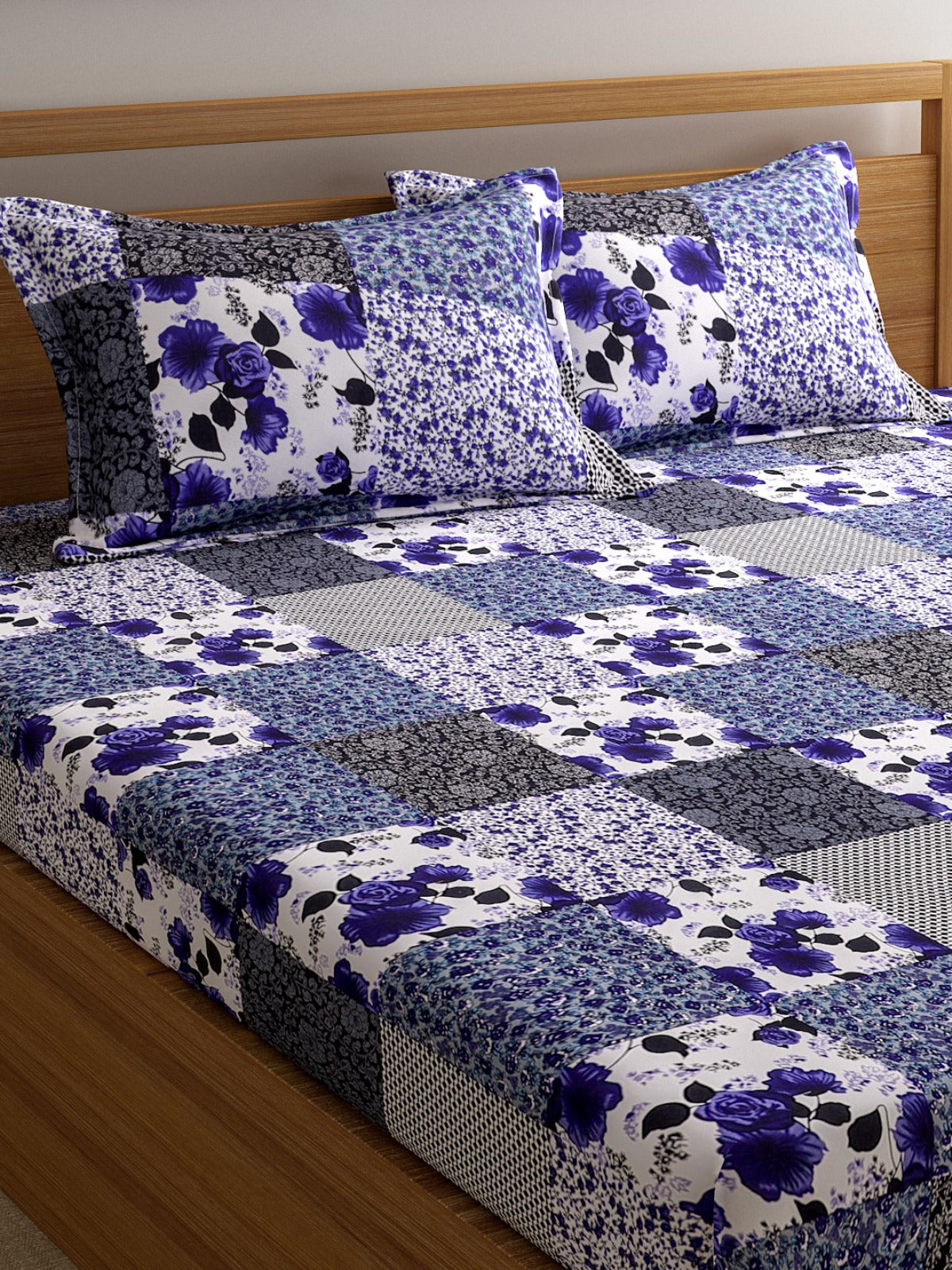 144 TC Blue & White Bedsheet with 2 Pillow Covers