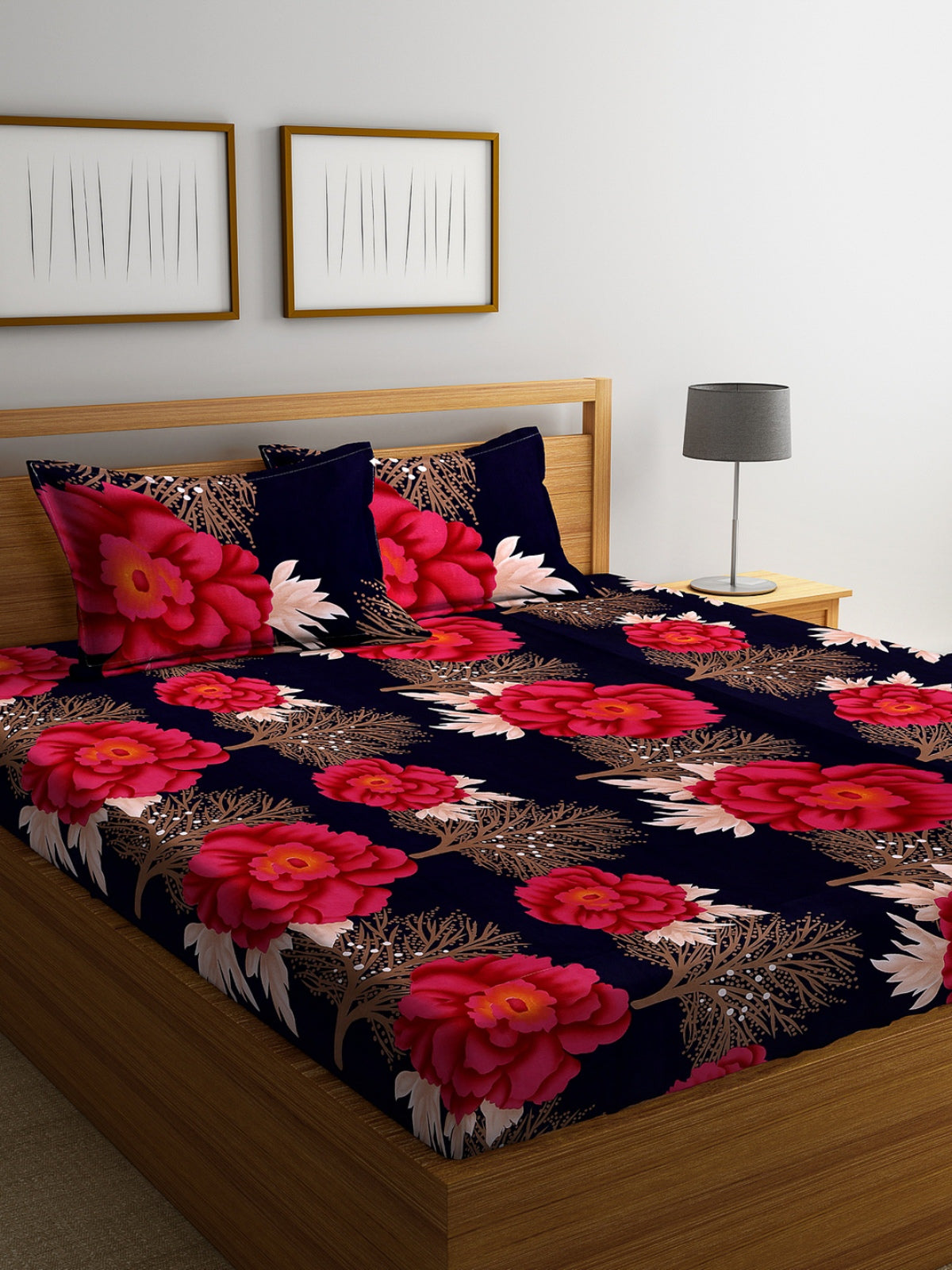 144 TC Black Bedsheet with 2 Pillow Covers