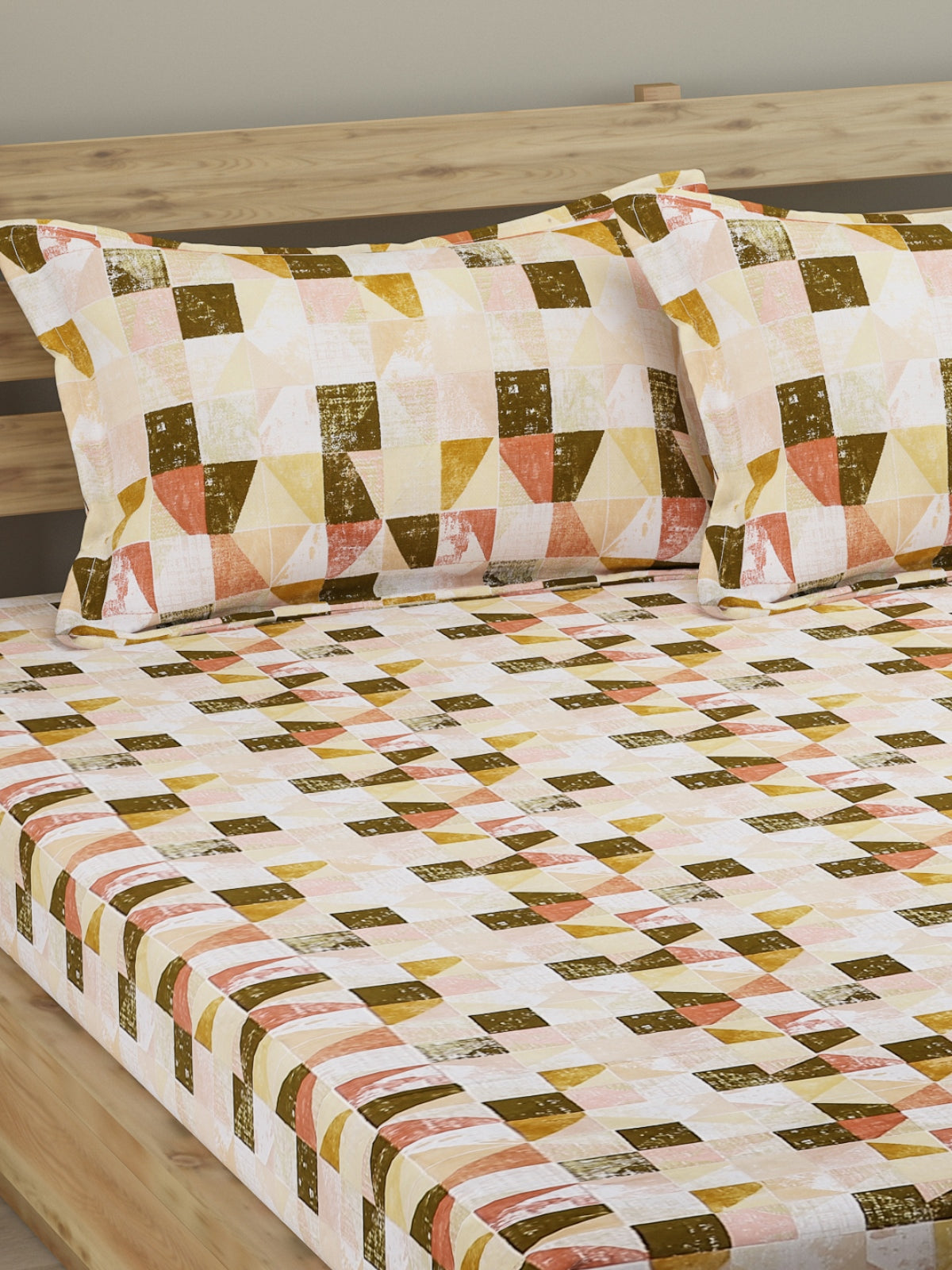 250 TC Peach Bedsheet with 2 Pillow Covers