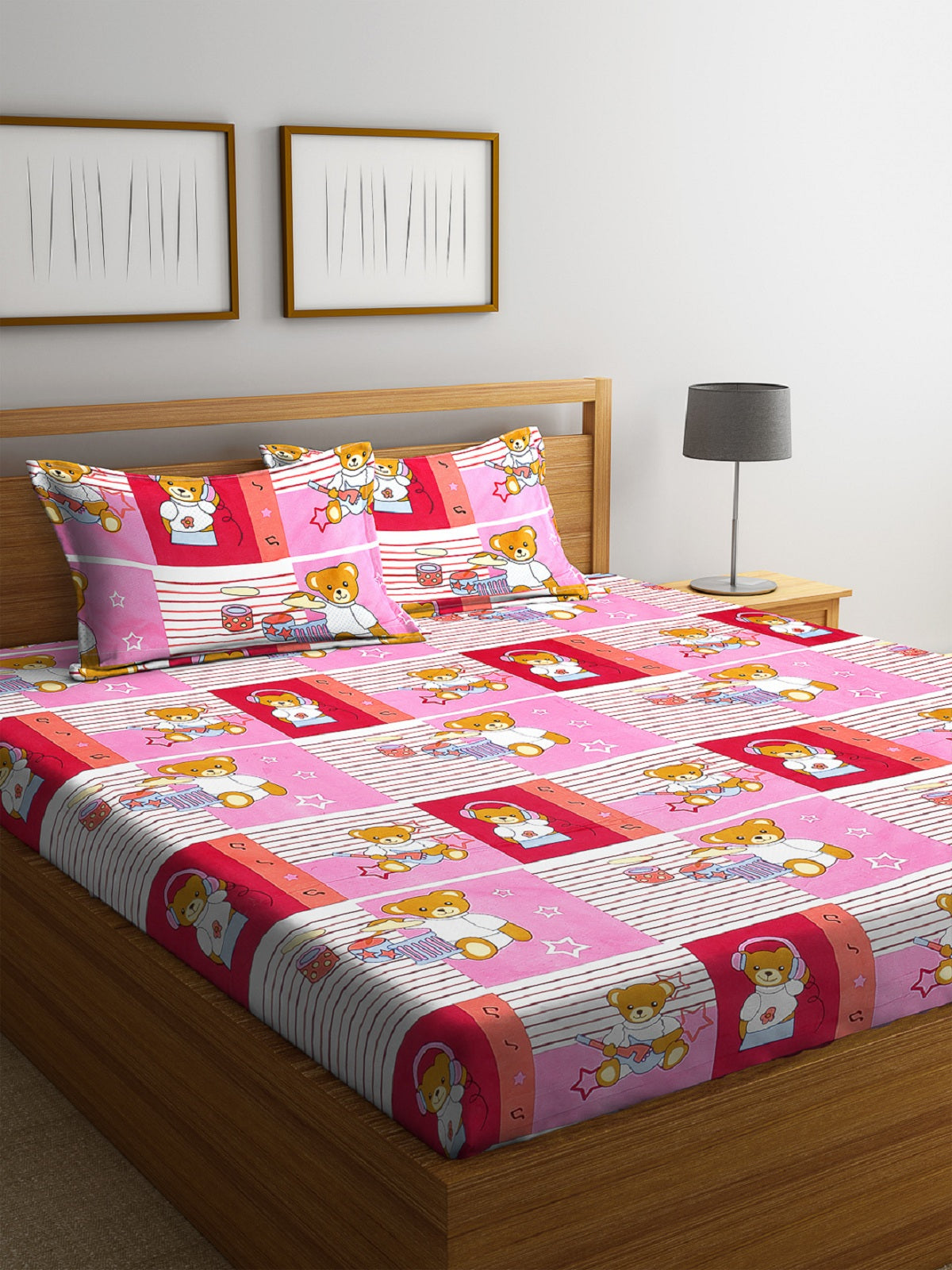 144 TC Pink & White Double Bedsheet with 2 Pillow Covers