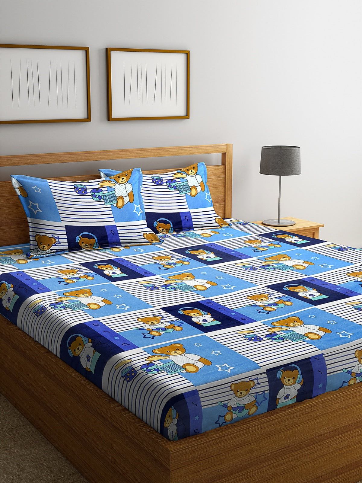 144 TC Blue & White Double Bedsheet with 2 Pillow Covers
