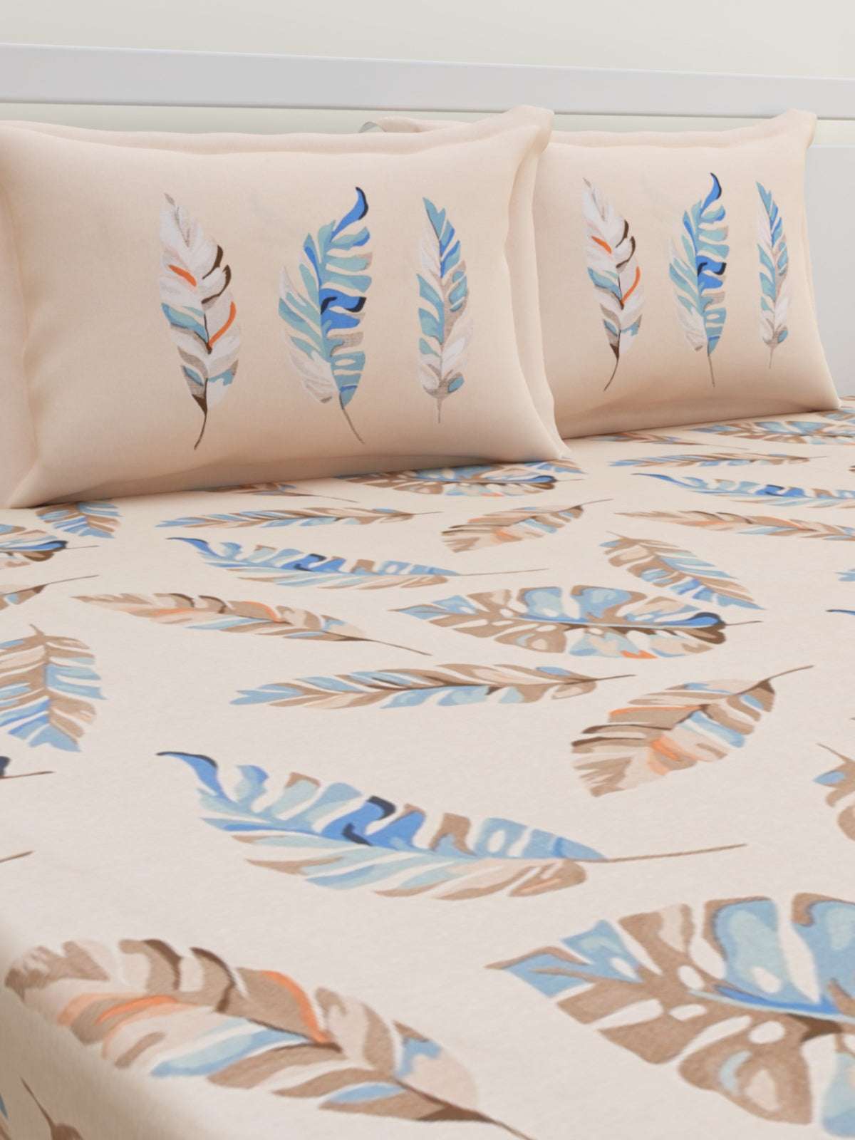 Light Peach Leaf Patterned 160 TC King Bedsheet with 2 Pillow Covers