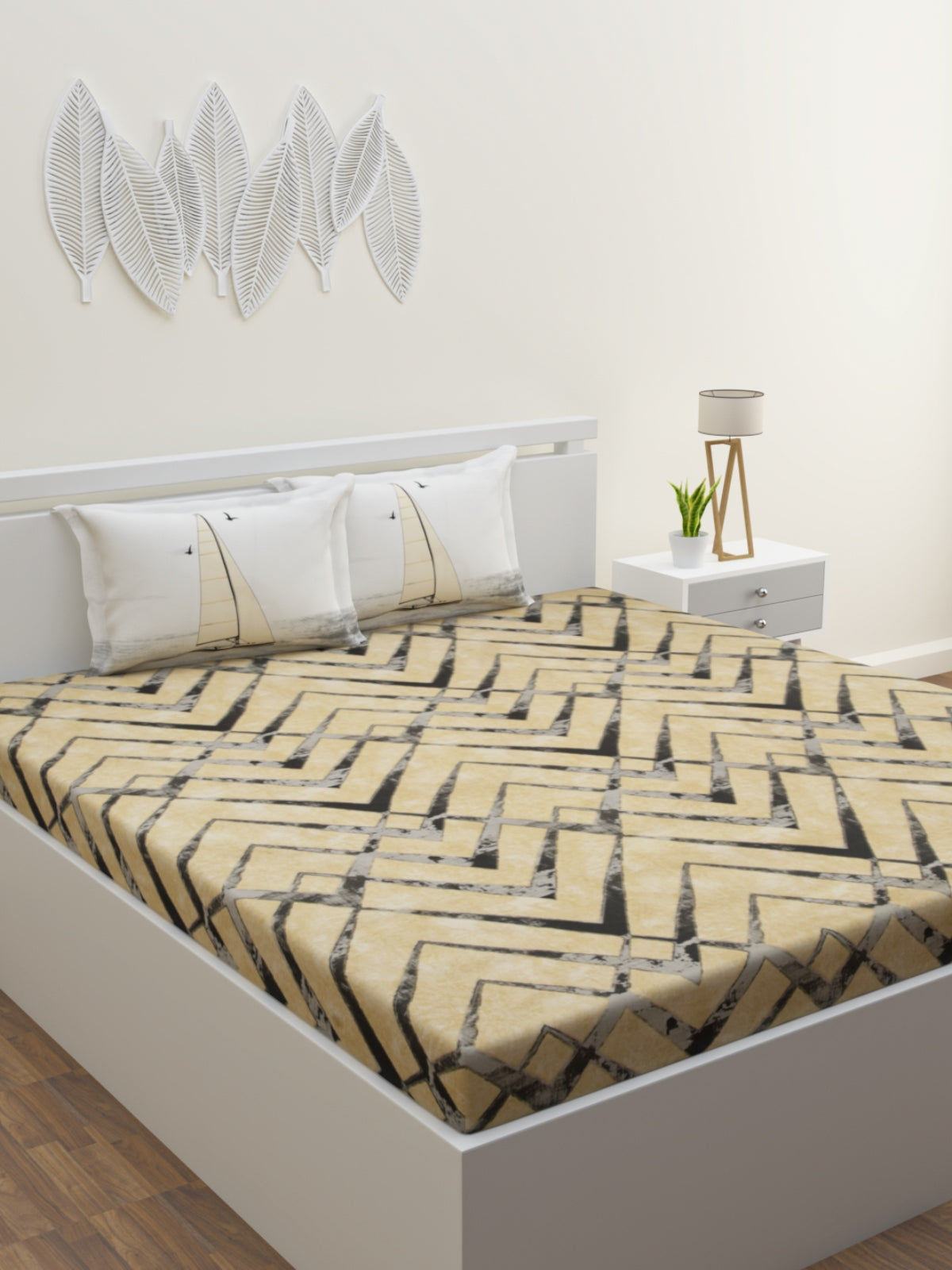 Beige Geometric Patterned 160 TC King Bedsheet with 2 Pillow Covers