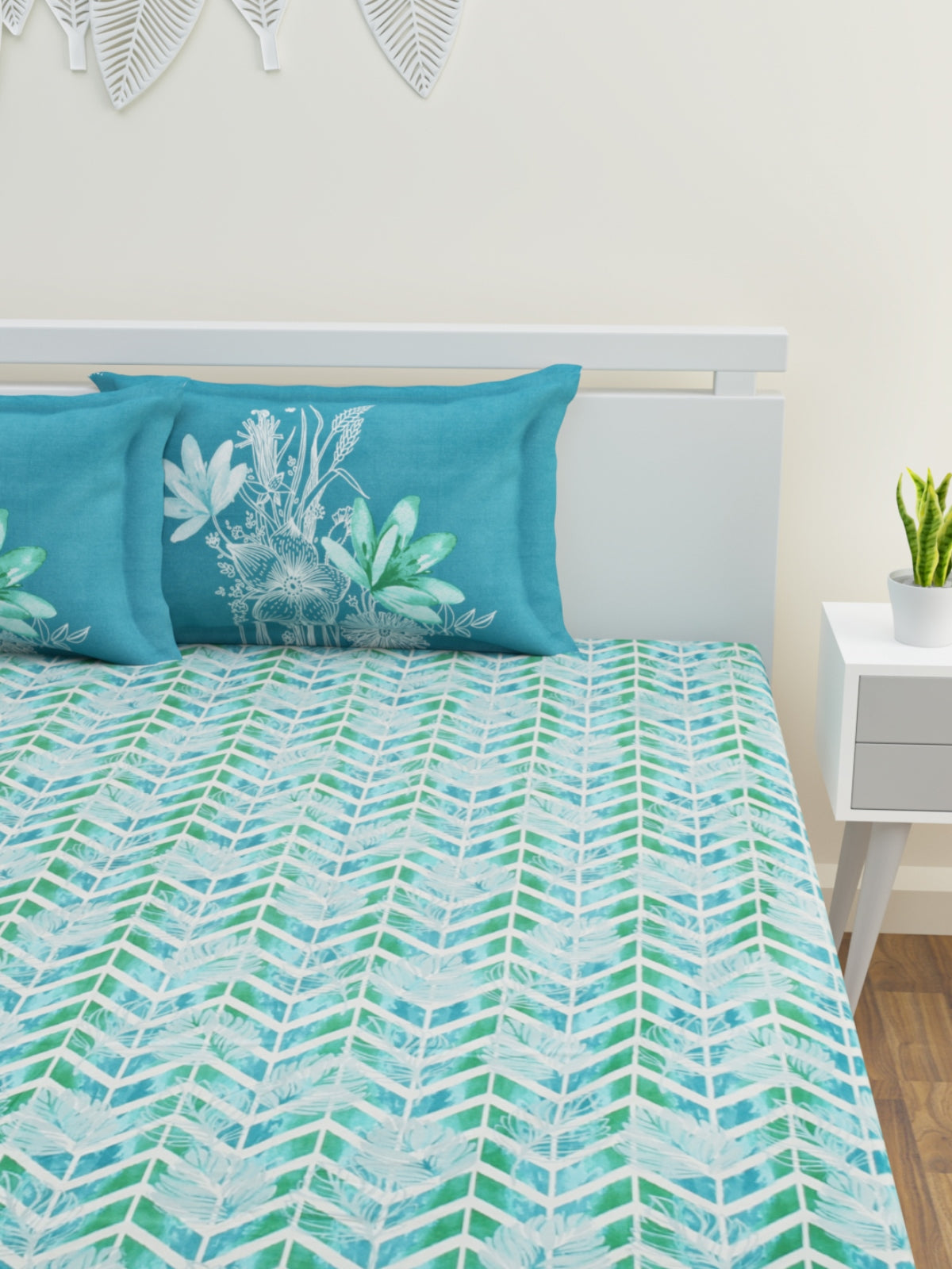 Turquoise Blue Geometric Patterned 160 TC King Bedsheet with 2 Pillow Covers