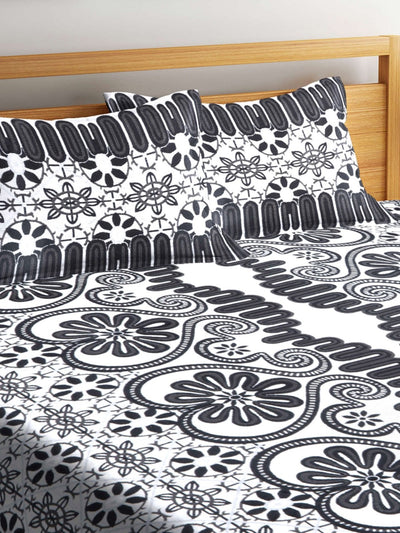 White & Black Double Bed Cover with 2 Pillow Covers