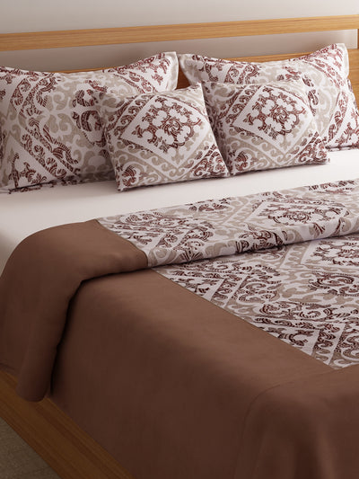 Brown & White Double Bed Cover with 2 Pillow Covers