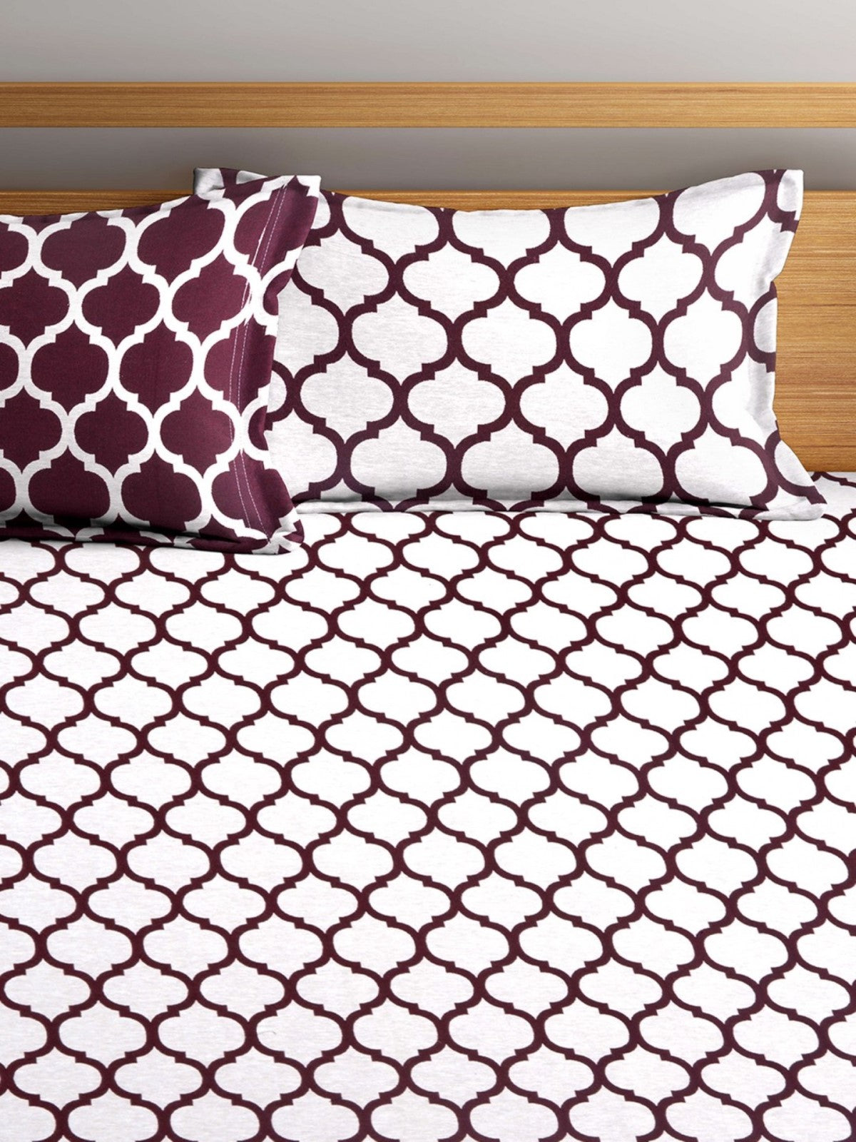Maroon & Off White Double Bed Cover with 2 Pillow Covers