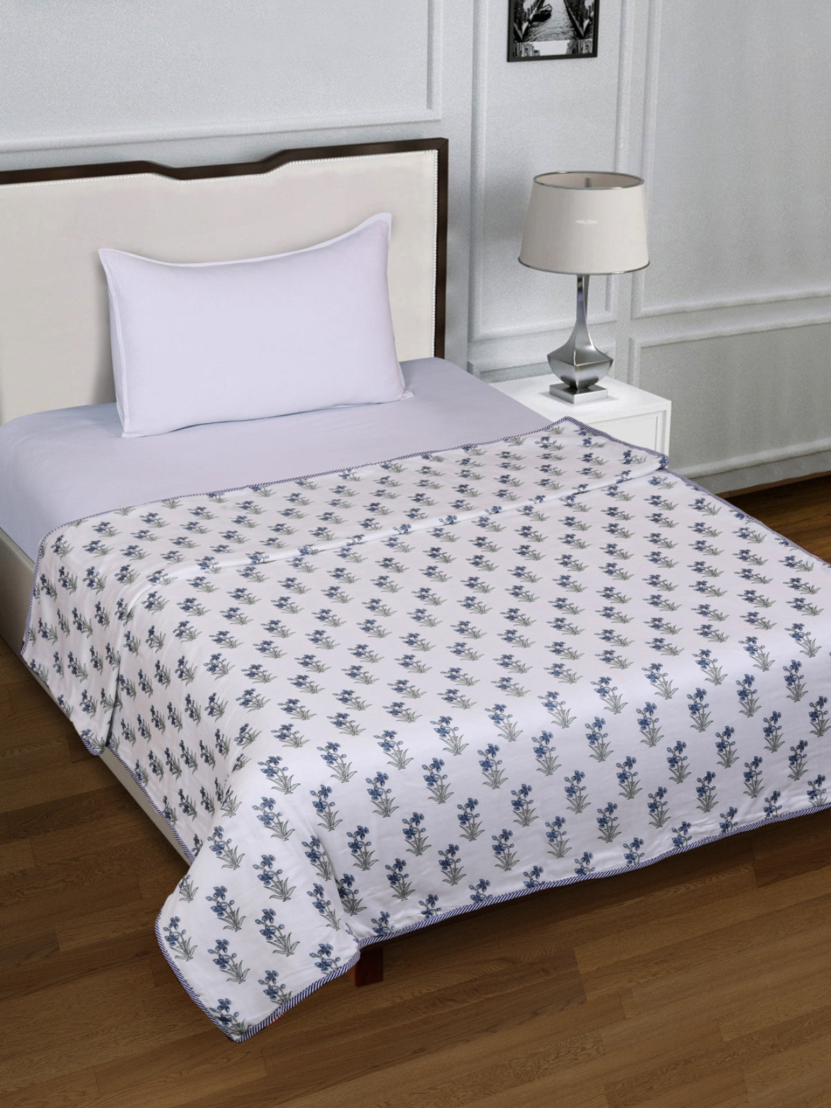 White & Blue AC Room 300 GSM Single Bed Dohar