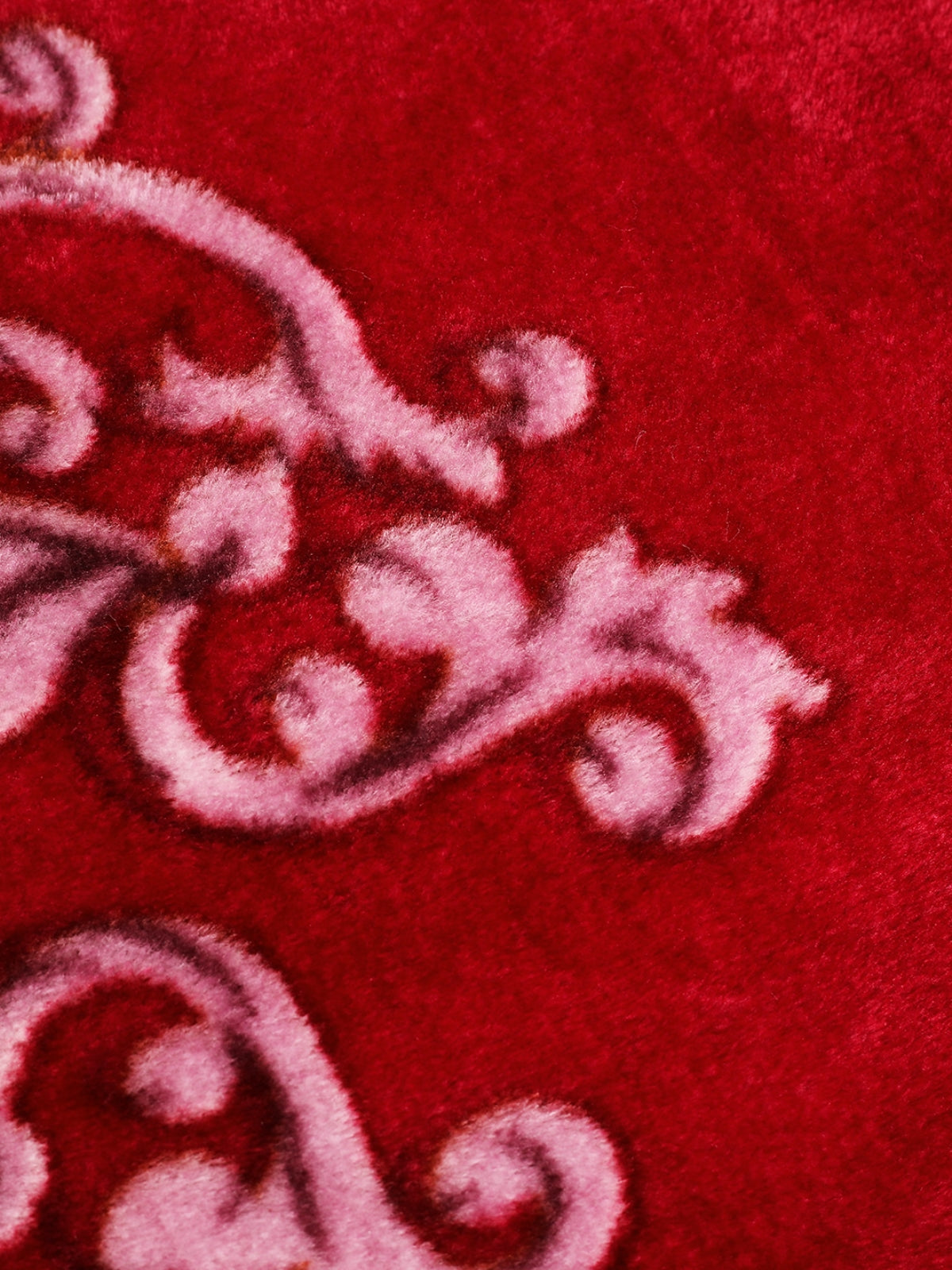 Red Leafy Patterned 200 GSM Double Bed Blanket