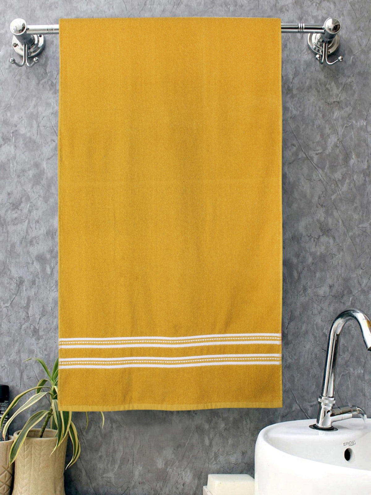 Set of 2 Yellow & Dark Blue Solid Cotton Towels